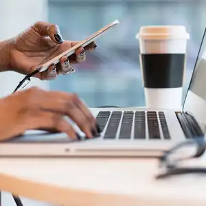 A person set up an online payment.